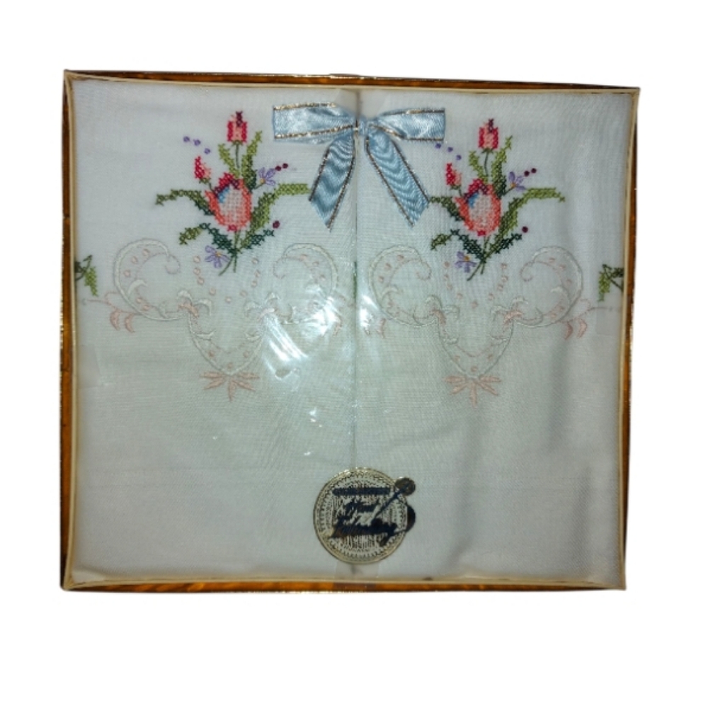 Winktite Vintage Hand Embroidered Pillow Case Set